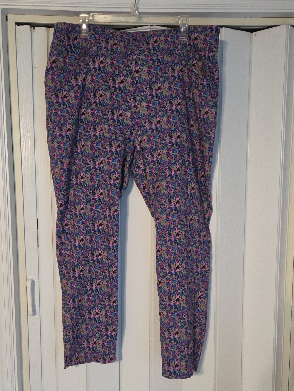 Chico's Multicolor Floral Print Pants